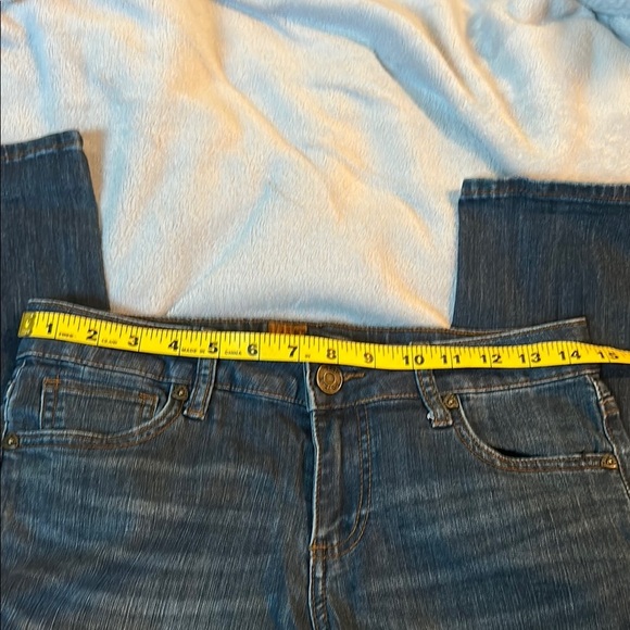 Kut from the Kloth Blue Jeans with Distressed Look - Picture 4 of 8